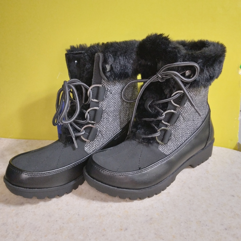 NWT- JBU Women's Northgate Waterproof Boots Booties Size 6